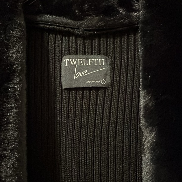 Twelfth Love Black Faux Fur Vest NWOT Size Large - Picture 4 of 11